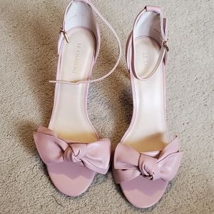 New Le Chateau dusty pink heels with bow